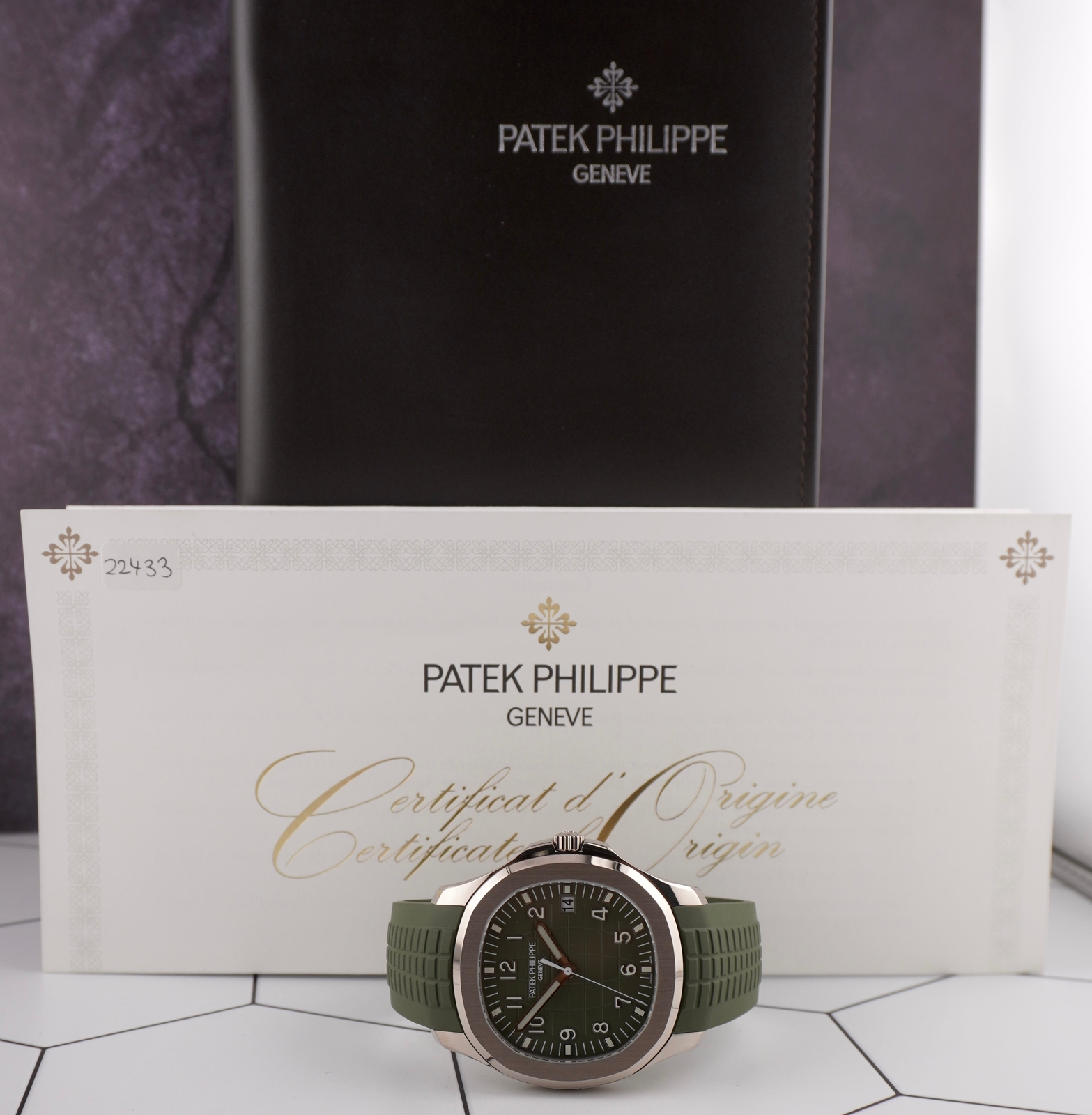 Patek Philippe Aquanaut Jumbo 18K White Gold Khaki Green Men’s Watch 5168G-010