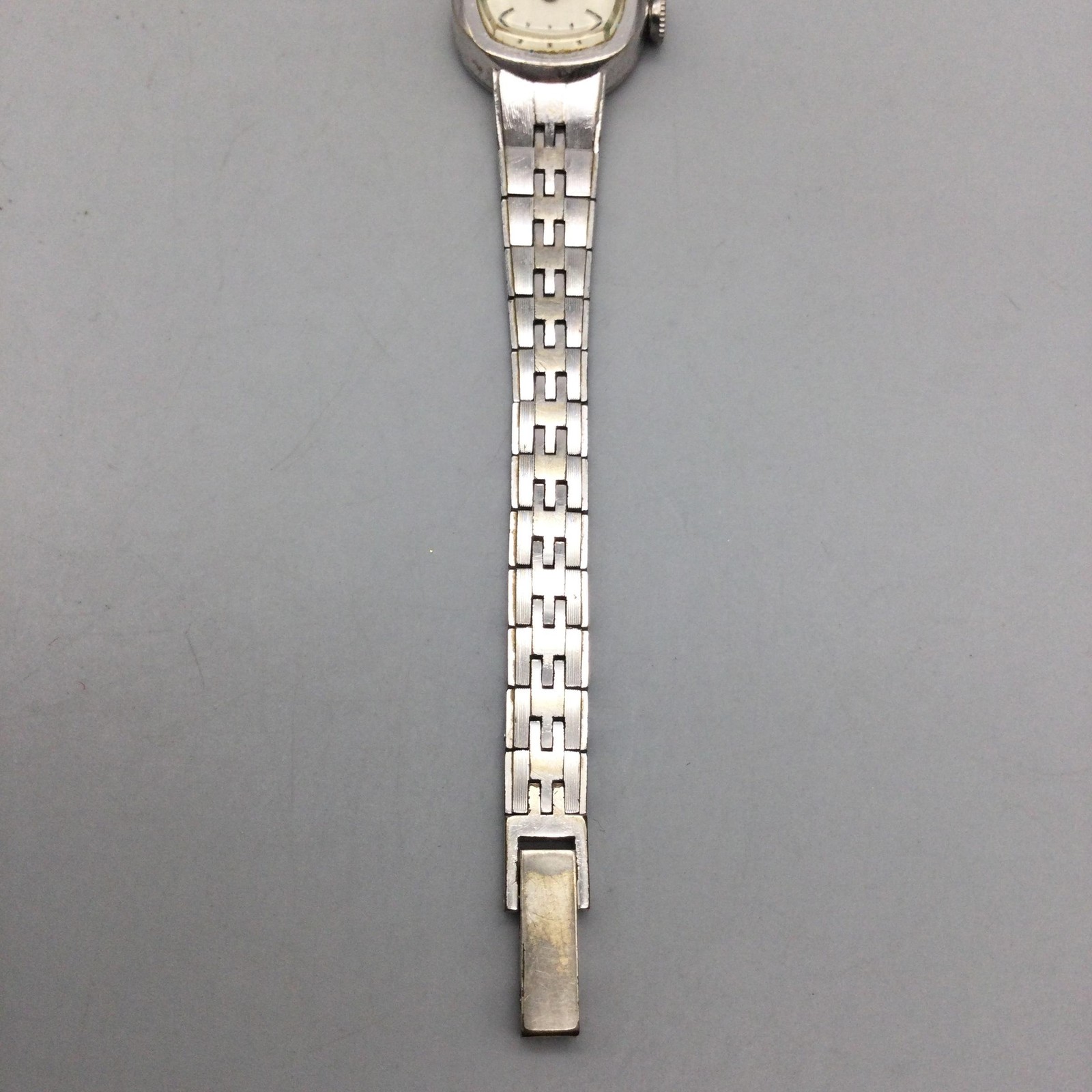 Vintage Caravelle Womens Watch 16mm Cream Dial Silver Tone Bracelet Manual 6.5″