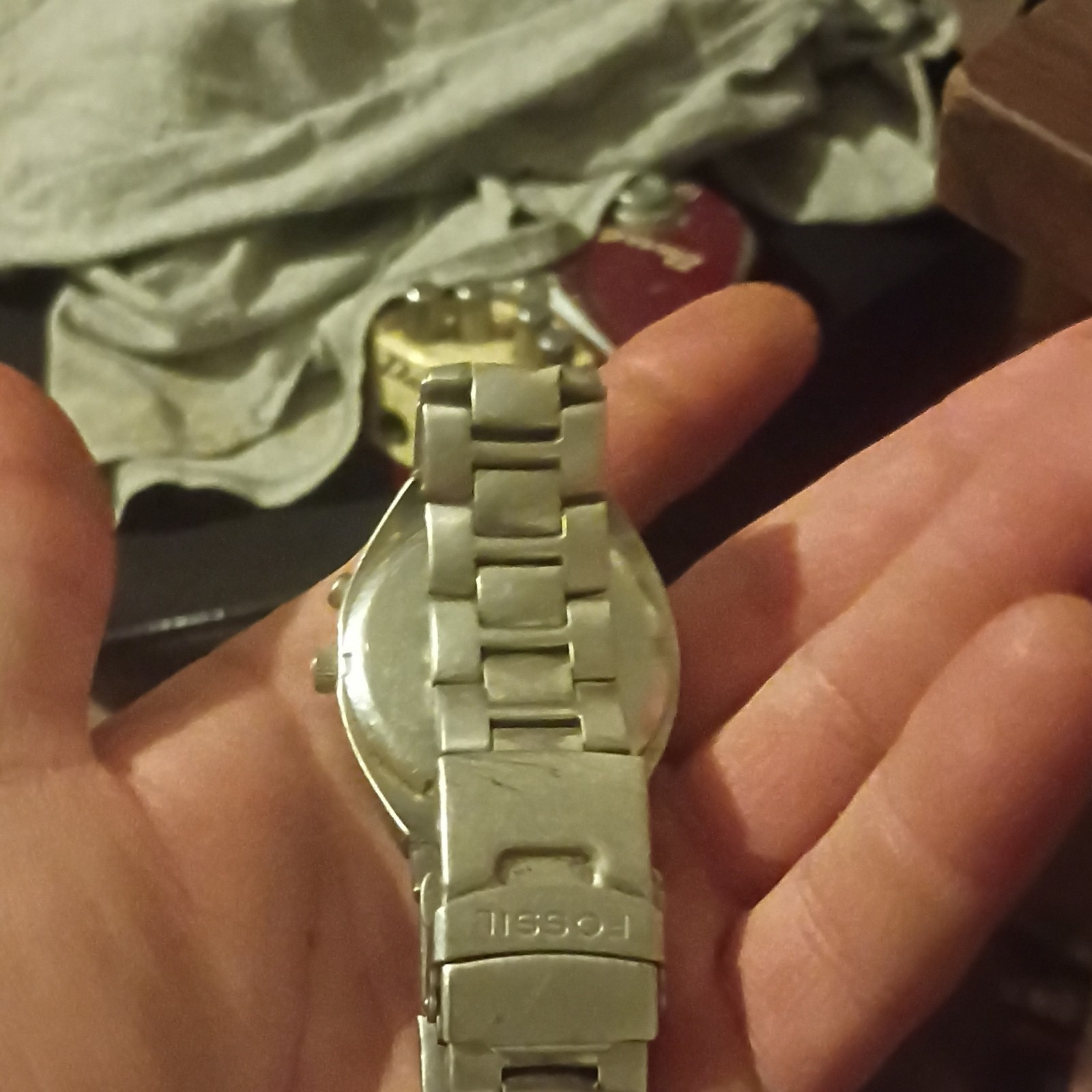 Fossil Silver Analog Round Wristwatch Metal Bracelet Fold-Over Clasp