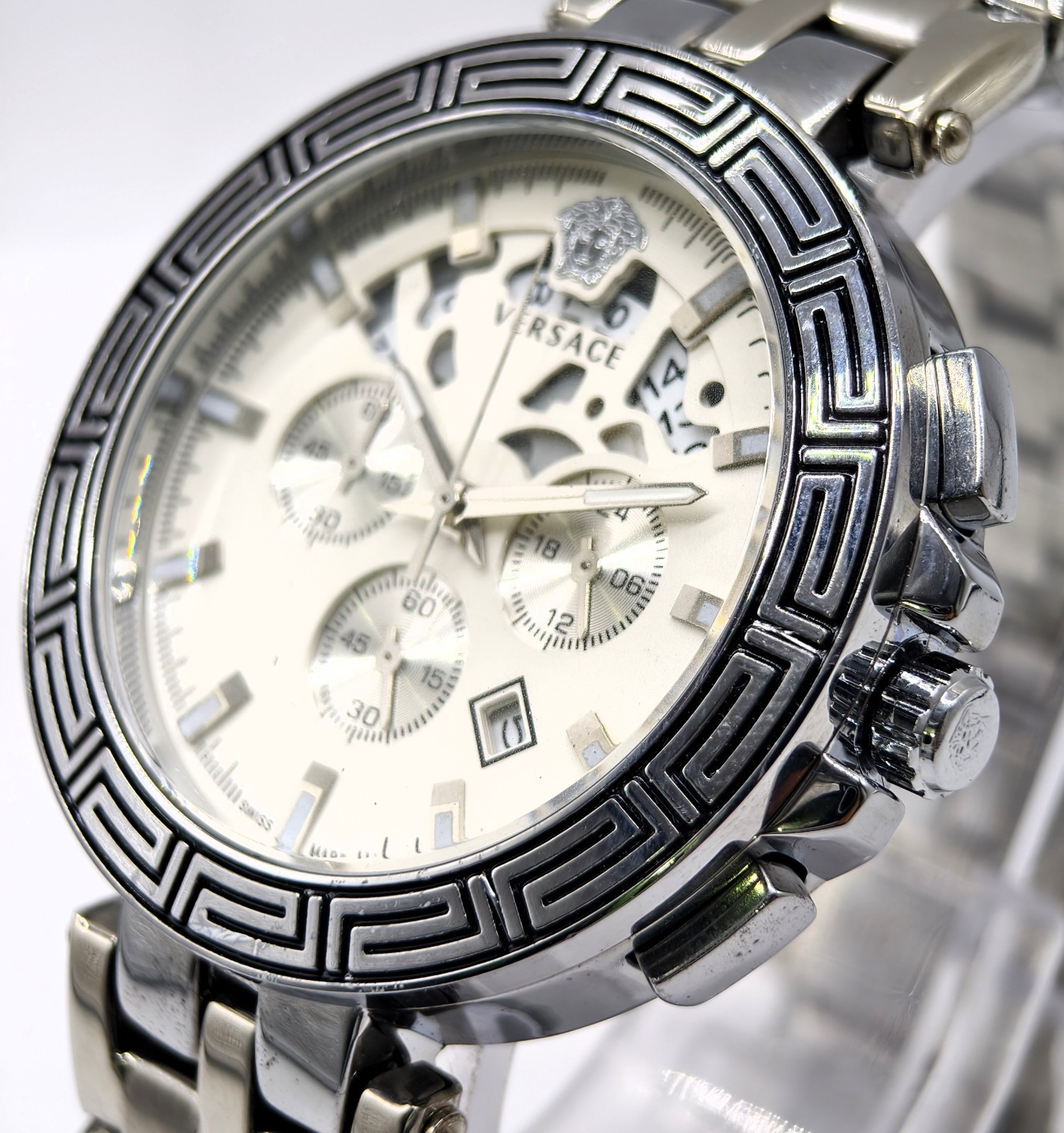 Fabulous Versace Chronograph Date Indicator Fix Bezel Men’s Wrist Watch