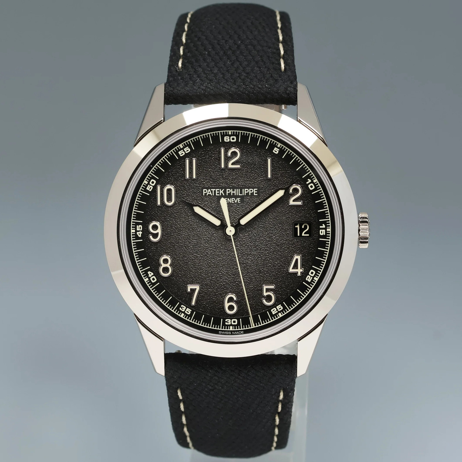 2023 PAPERS MINT Patek Philippe 5226G 40mm White Gold Black Dial Leather Watch