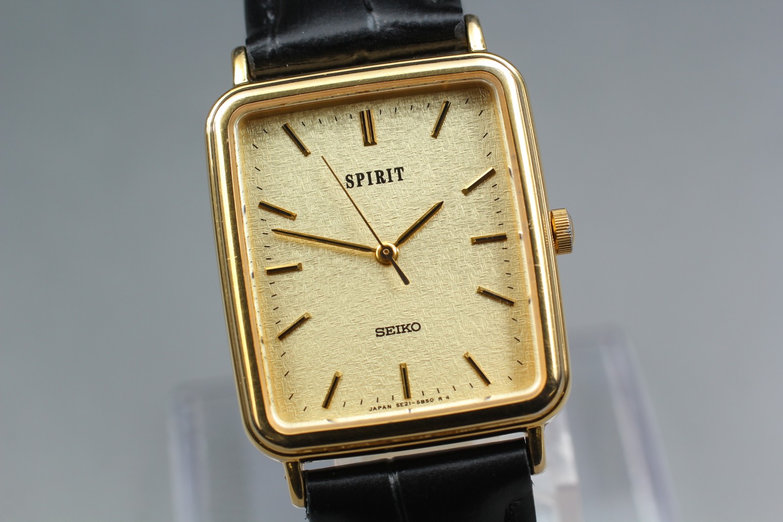 [Near MINT] SEIKO Spirit 5E21-5B50 26mm Gold Dial Quartz Men’s Watch from JAPAN