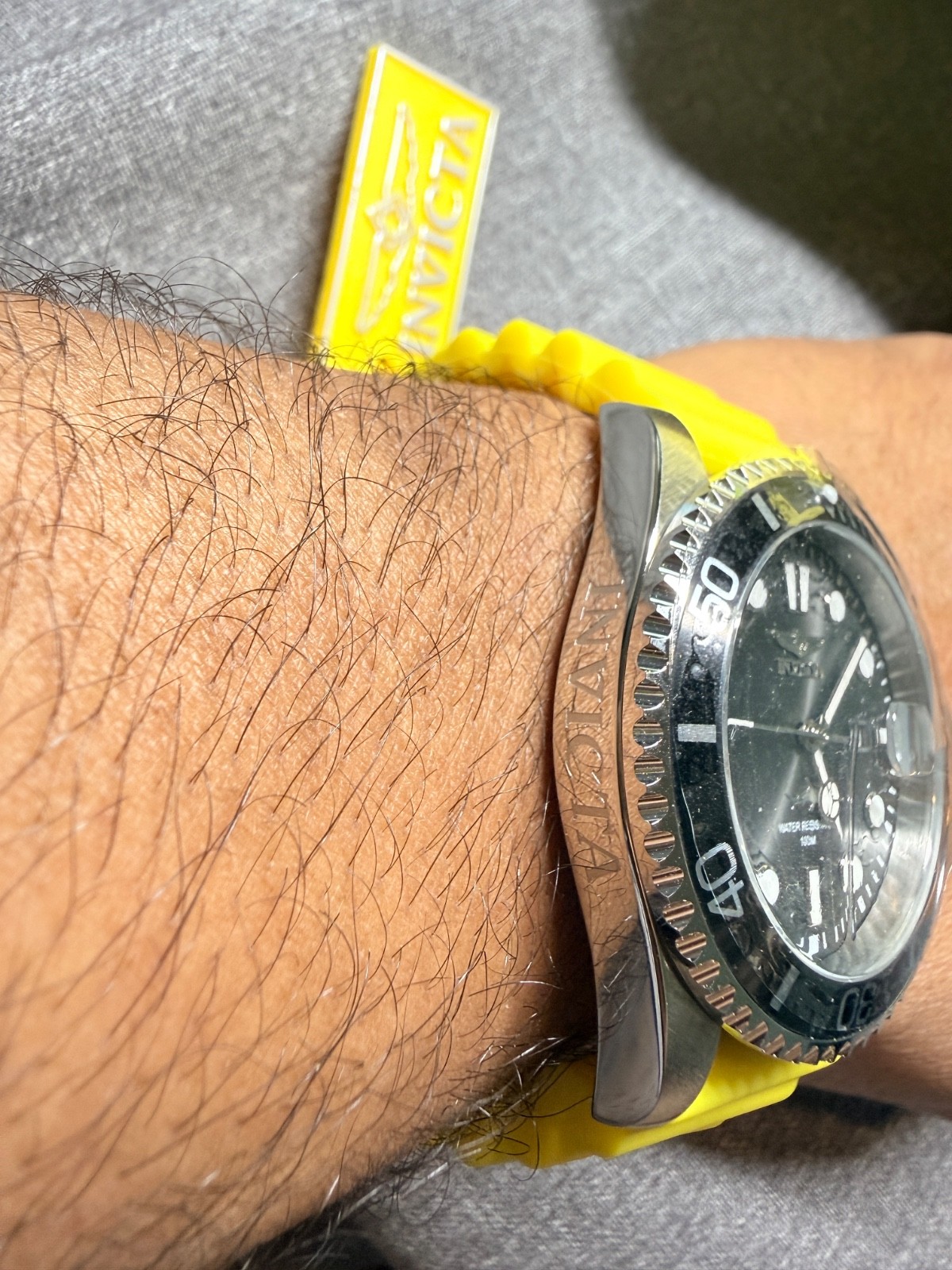 Invicta Pro Diver Shark yellow Mens watch 43mm #diver #watches NWT