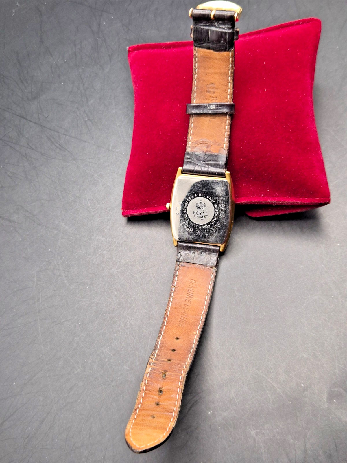 ROYAL LONDON Men’s Tonneau Shape Case Leather Strap Quartz Watch-Working