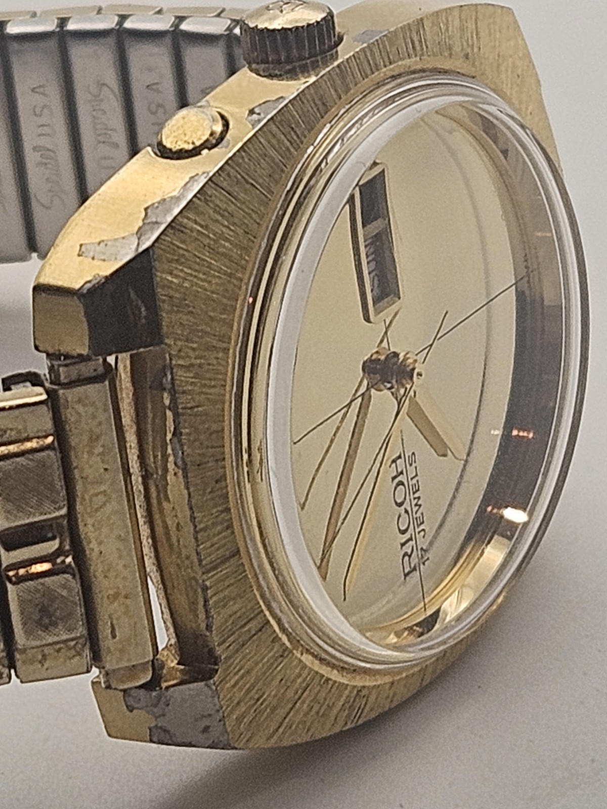 ​Vintage Ricoh 17J Automatic Watch – Eye-Catching Mirrored Gold Dial. Working