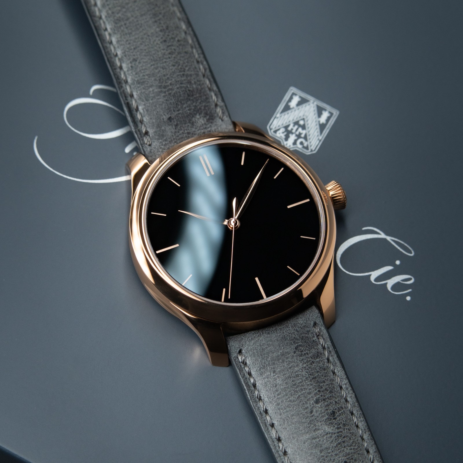 H.Moser & Cie. Endeavour Centre Seconds UNWORN 5/2026 Vantablack Red Gold Watch