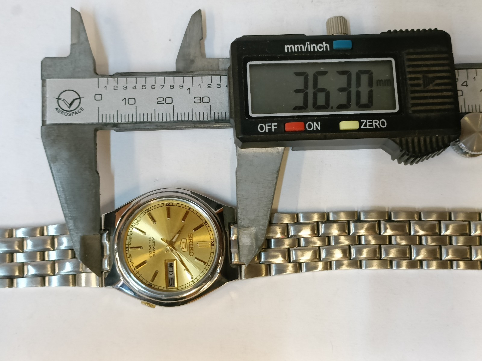 VINTAGE SEIKO 5 21J AUTOMATIC GOLD DIAL 4227-00J0 JAPAN UNISEX ADULT WORKING