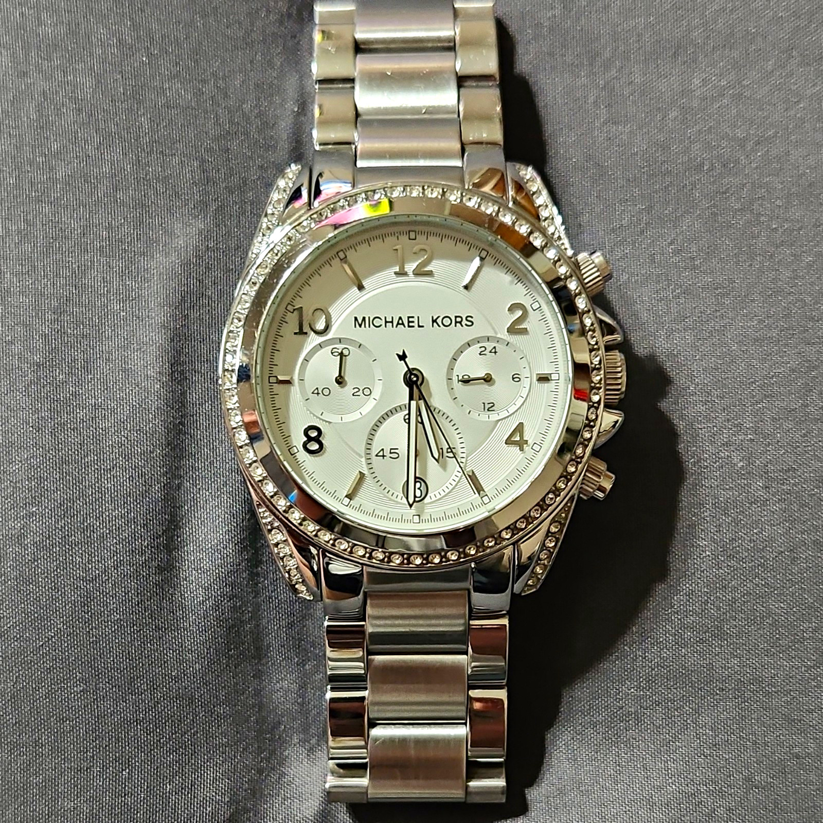 Michael Kors MK-5165 Chronograph 100m 39mm SS Silver Tone Bracelet Day Date