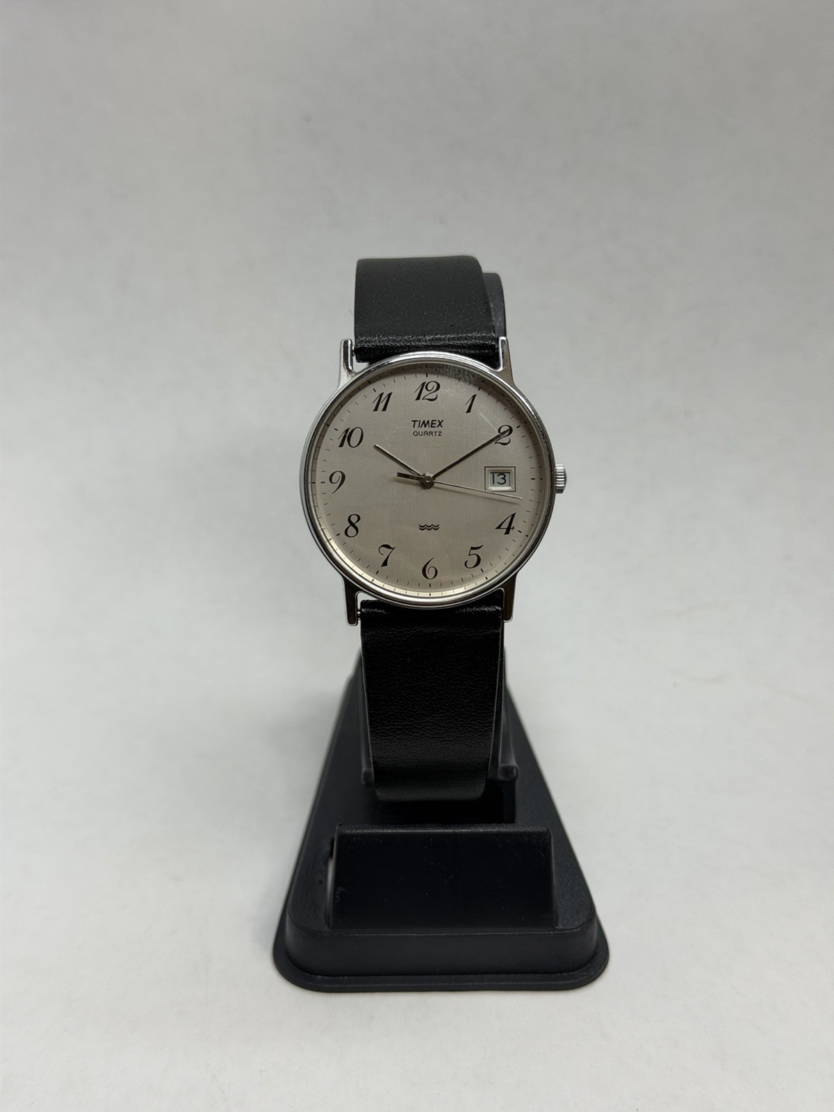 Vintage Timex Quartz T79 Date Watch Silver Dial Black Leather Strap Running