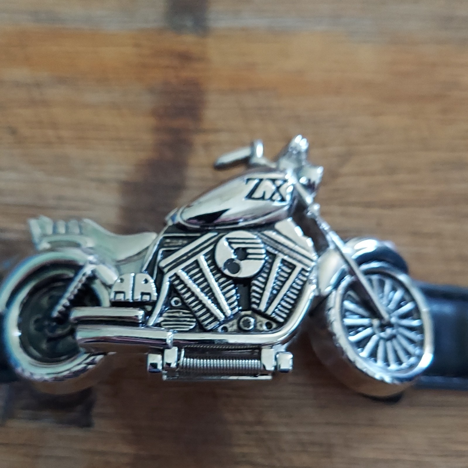 ZZY Quartz Analog Motorcycle Novelty Watch White Dial Black Leather Strap