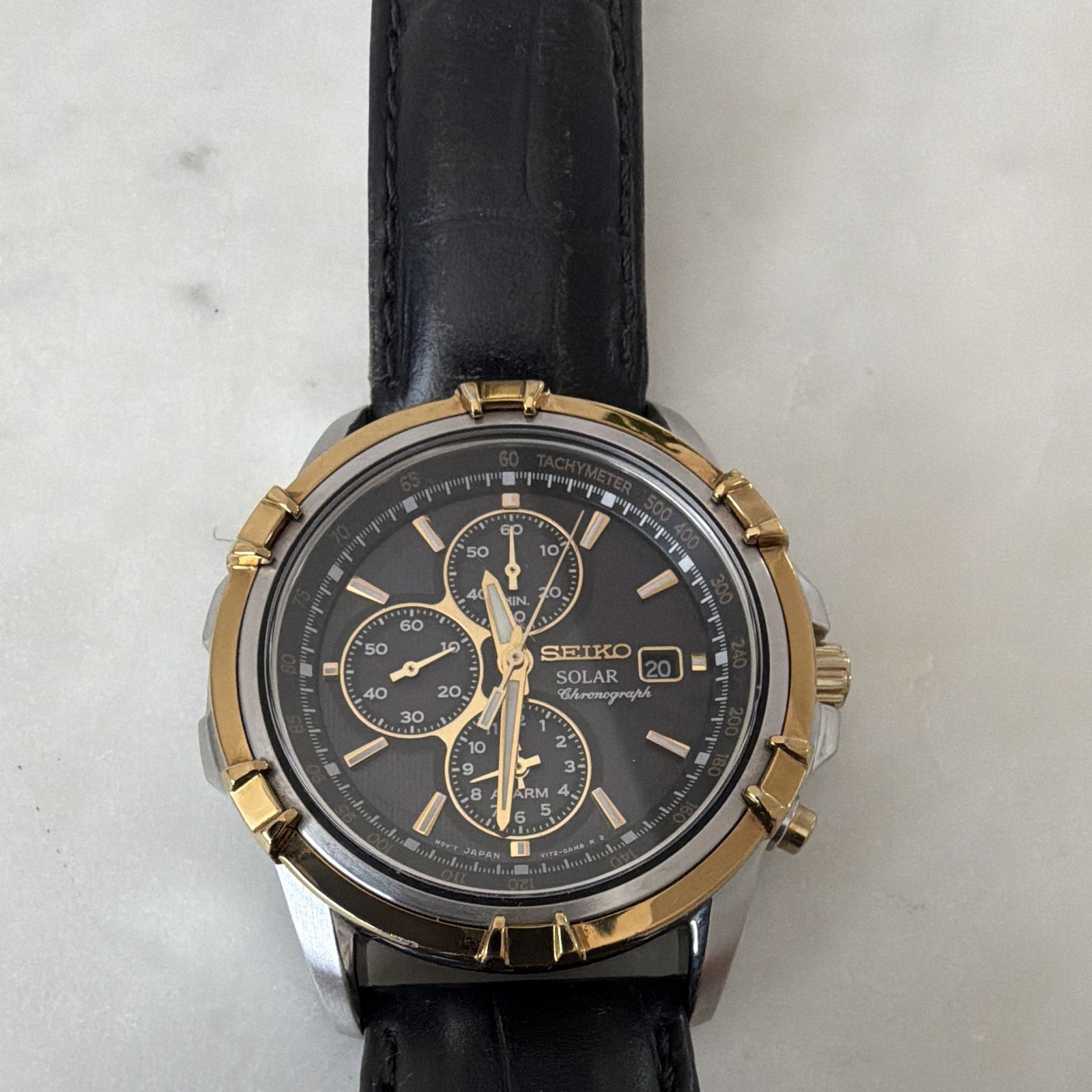 Seiko Solar Chronograph Alarm Date Tachymeter Black Dial Two-Tone 41mm 10 bar