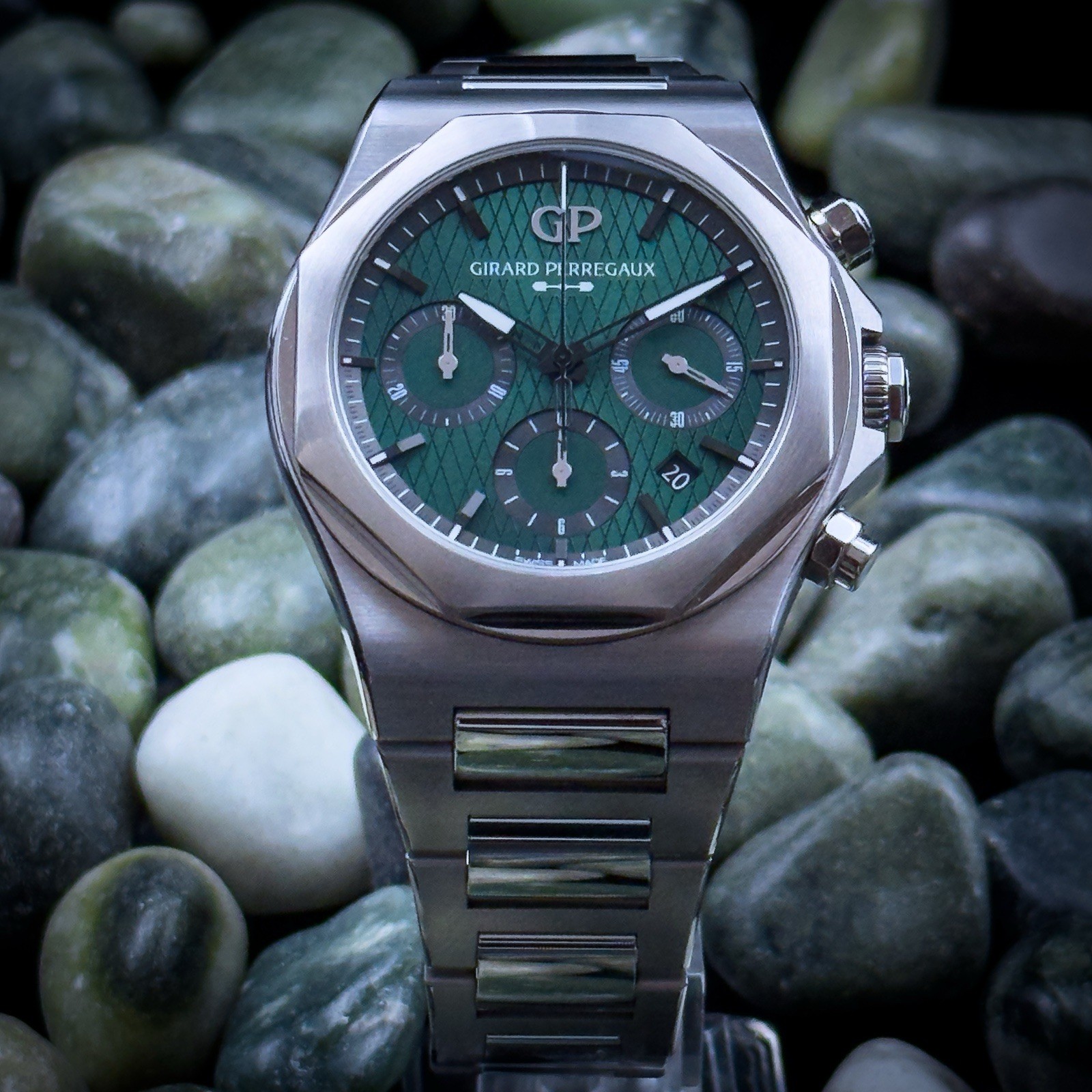 Girard Perregaux Lareato 1/188 Aston Martin Edtion Chronograph 81020-11-001-11A