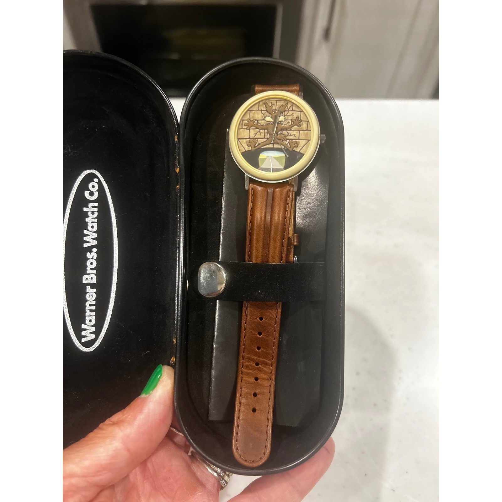 RARE VINTAGE 1997 Warner Bros Wile E Coyote Watch Looney Tunes Leather Band Case