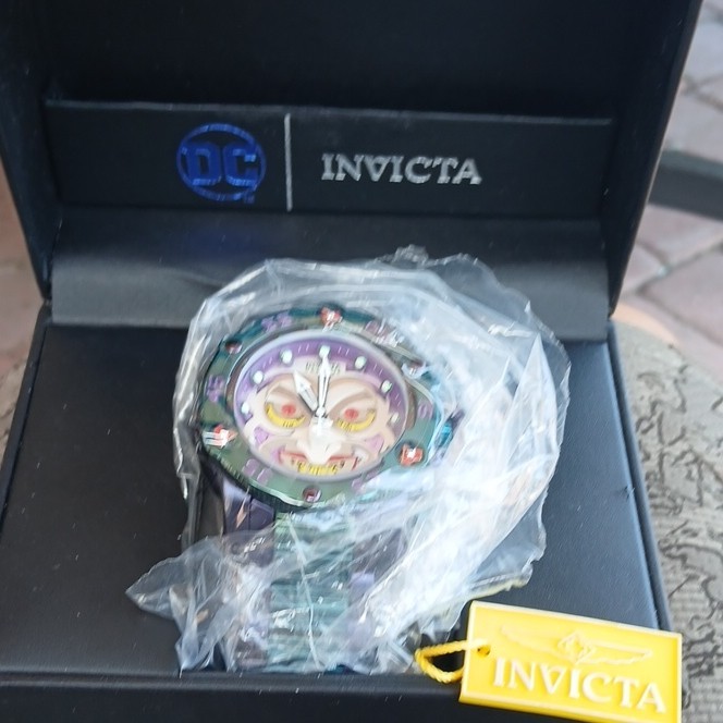 Invicta Reserve DC Joker Limited Edition Quartz Chronograph 52mm 200m Box