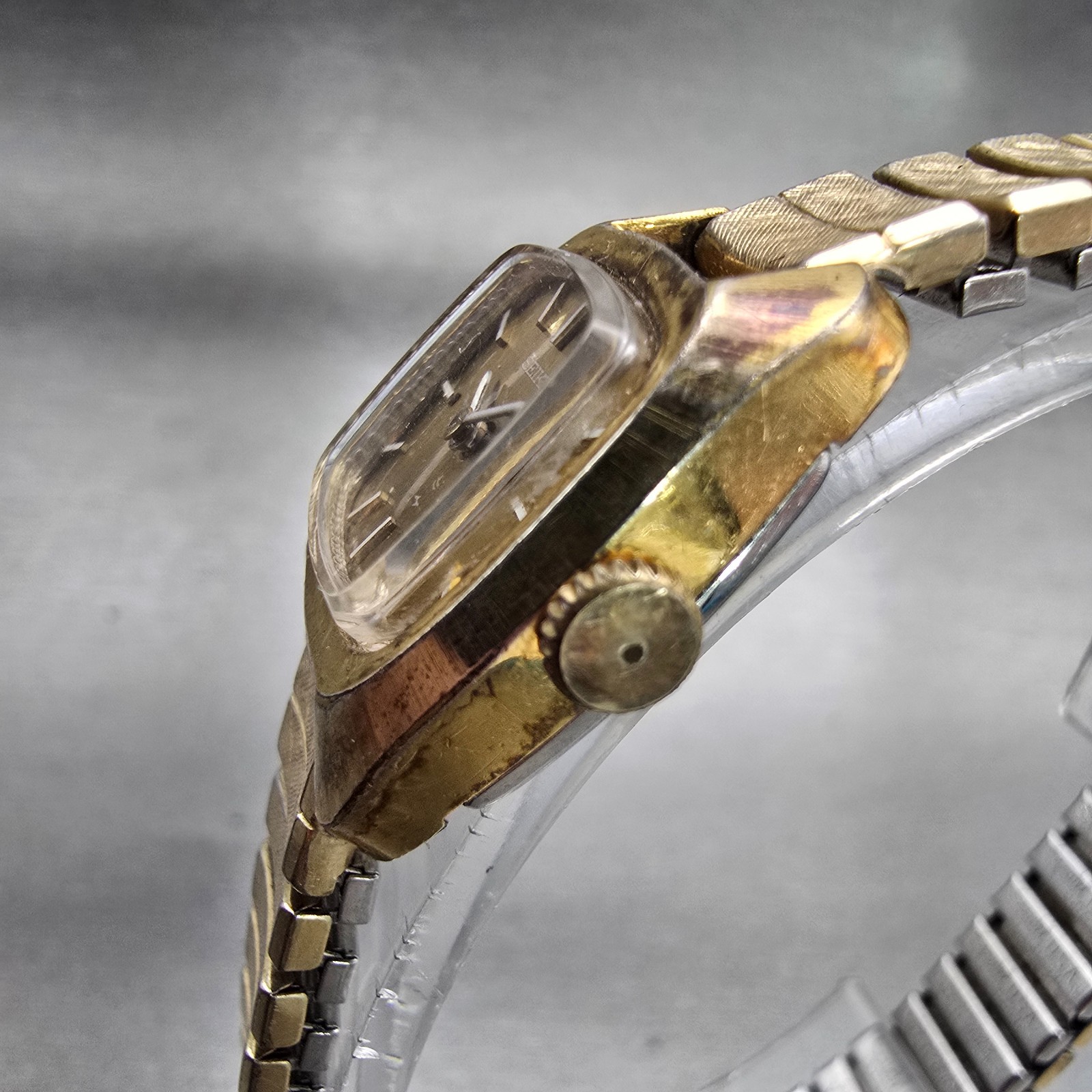 Seiko Watch Women 17mm Bronze Dial Gold Tone Rectangle 11-3499 Vintage Works