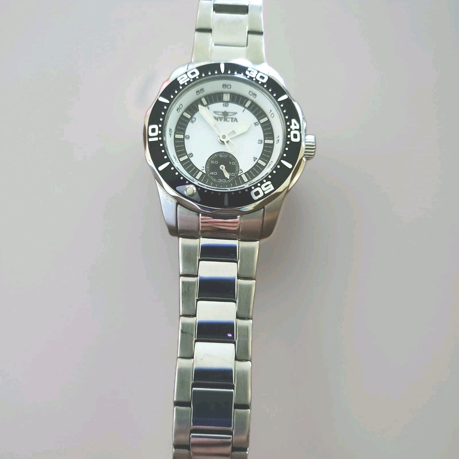 Invicta Women’s Swiss Made Pro Diver Model 7 In. Wrist 5 3/4 Closed Battery