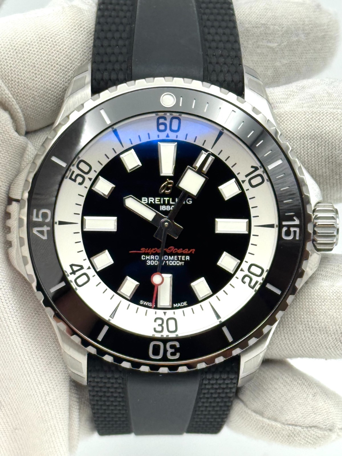 eLive- Breitling Superocean Automatic 46mm Black Dial Rubber A17378 Unworn 2026
