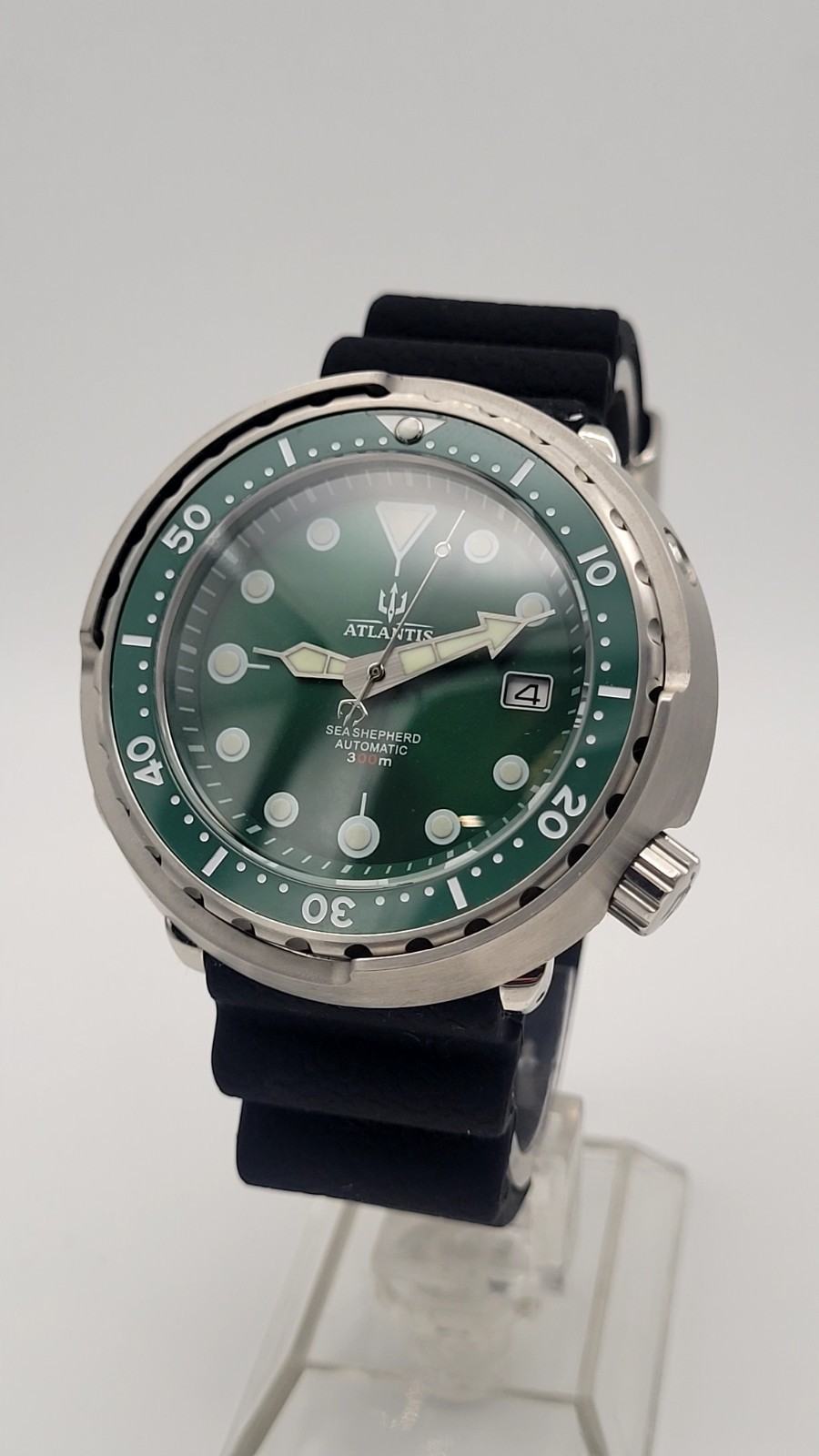 High Quality NH35 Automatic Green Tuna Diver Watch Atlantis Green 300m Sapphire