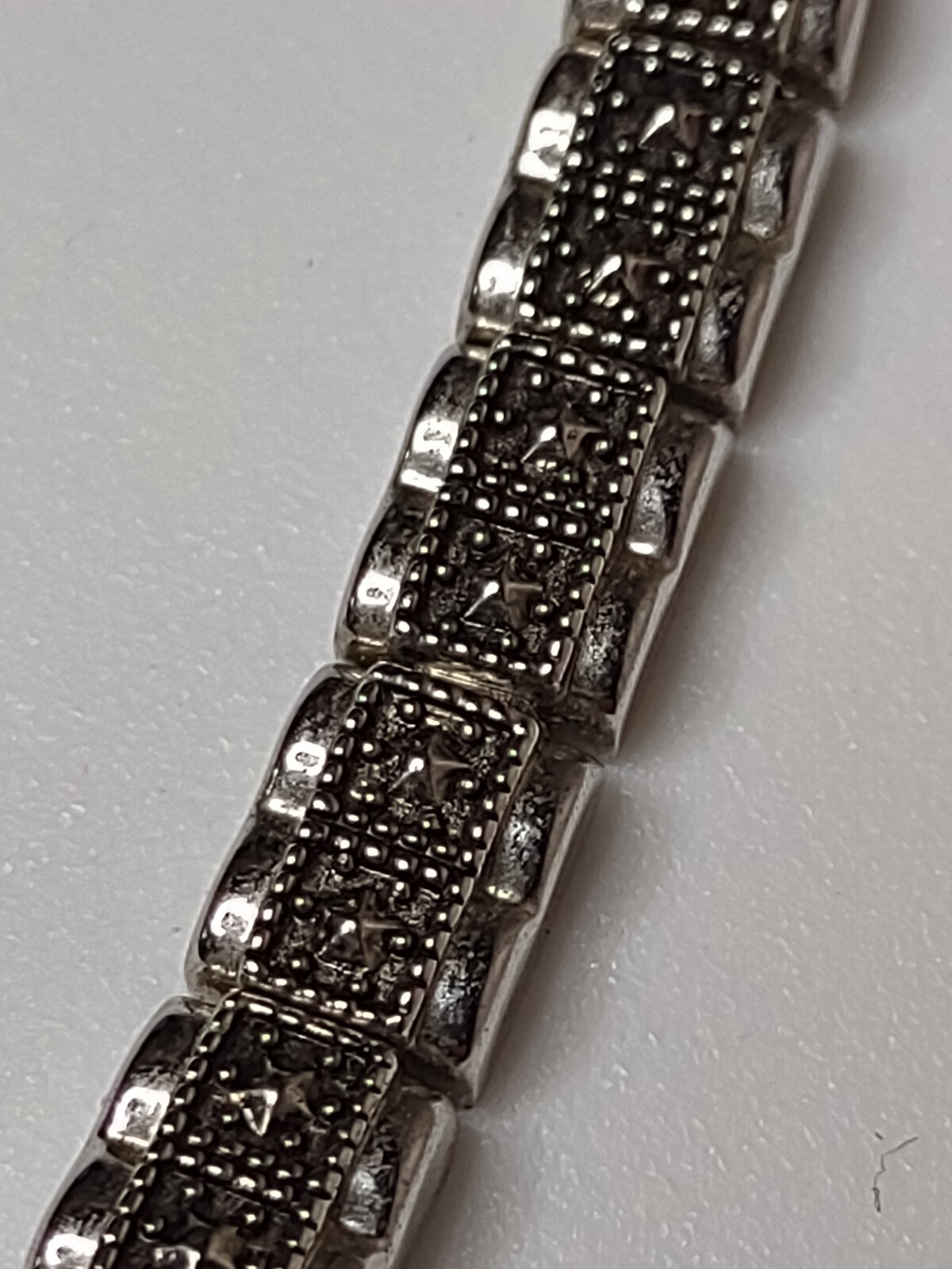 7.5 Inch Jaclyn Smith Silver Tone Watch With Mother Of Pearl Dial