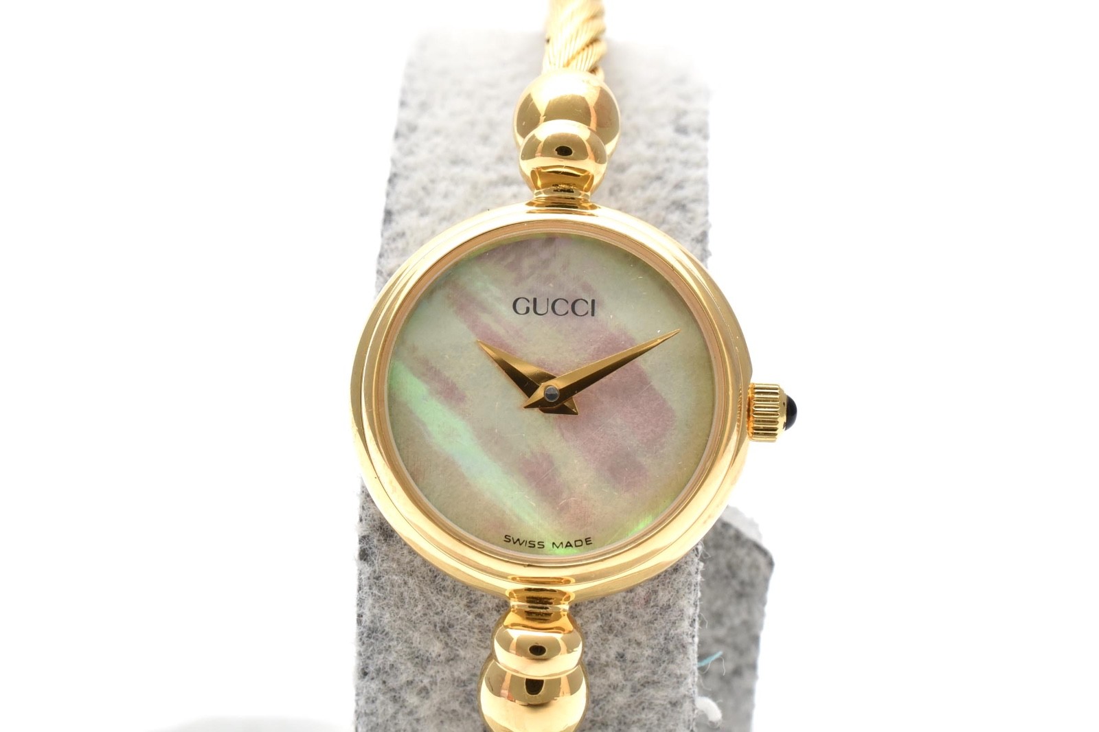 [Near MINT] Gucci 2700.2.L 20mm shell Dial Gold Bangle Quartz Women’s Watch②