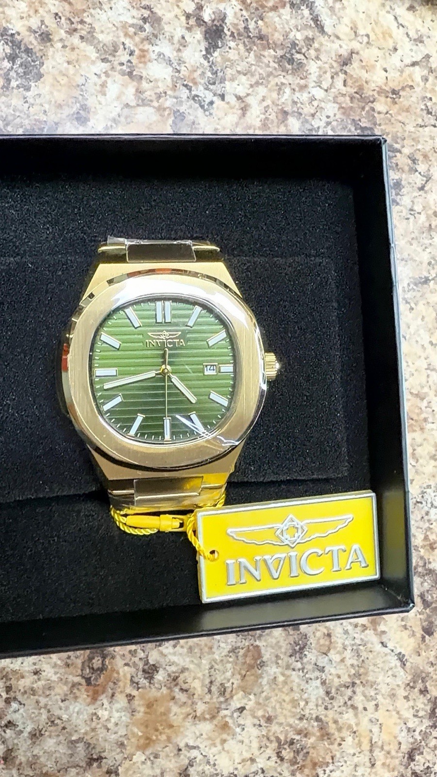 Invicta Men’s Quartz Analog Watch Gold Tone Green Dial Date Bracelet