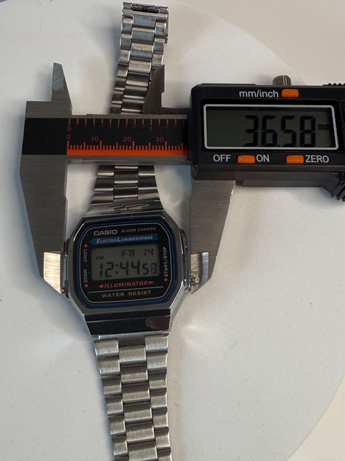 Vintage Casio Alarm Chrono Electro Luminescence Digital Wristwatch