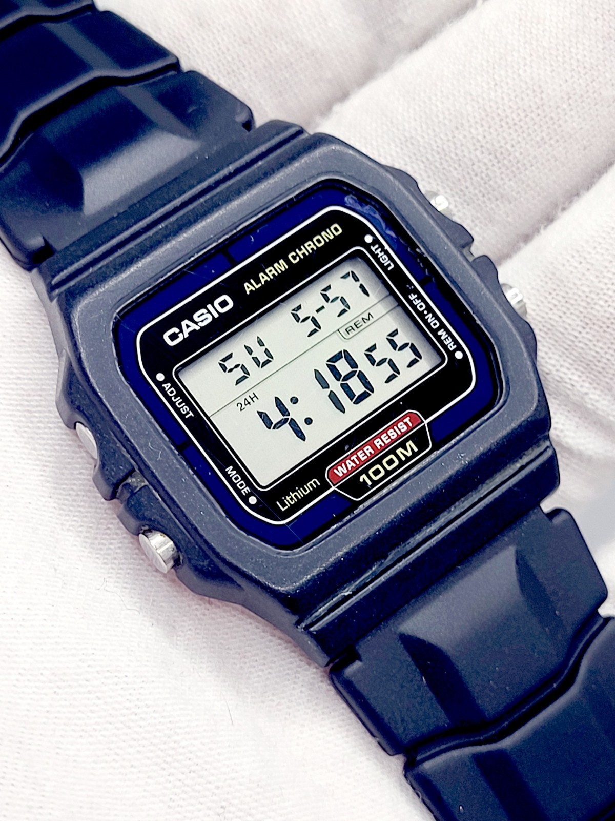 Casio 549 W-720 1980’s Quartz Alarm Chrono Digital Vintage Men’s Watch New Batt