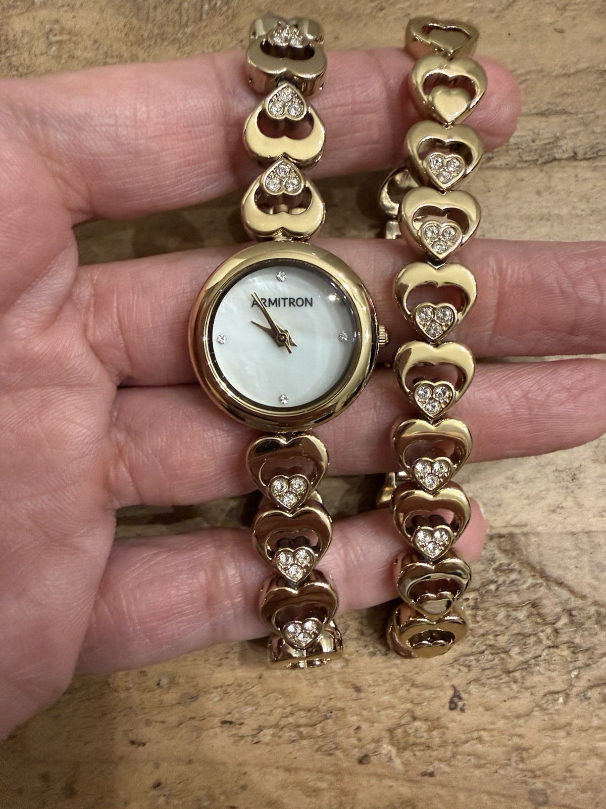 2 Pcs Armitron Ladies Watch & Bracelet Set Hearts Swarovski Goldtone Adjustable