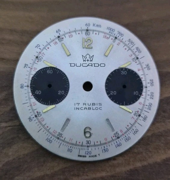 Ducado Dial Dial Chronograph Vintage Panda 17 Jewels – 30.7mm