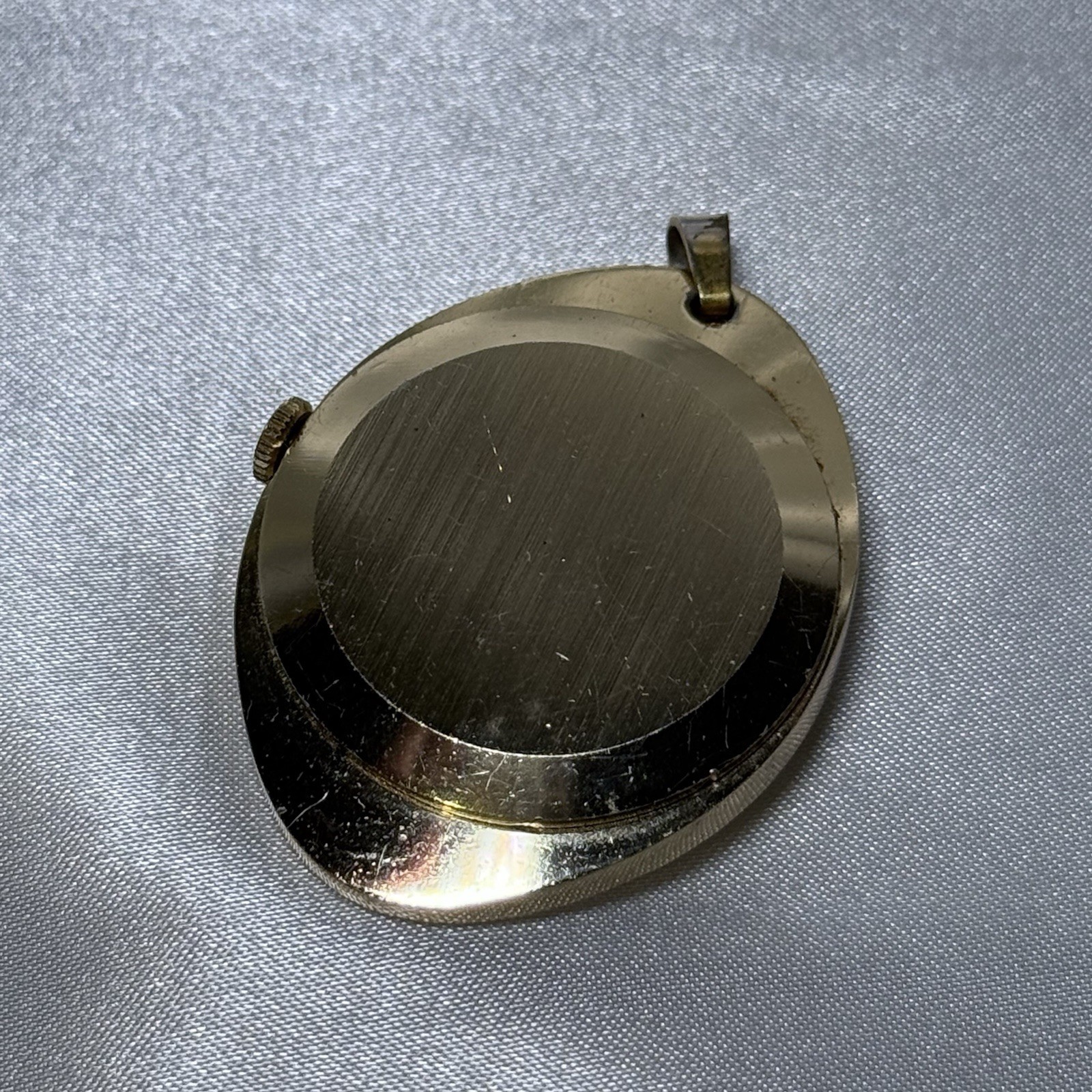 vintage Endura winding pendant watch