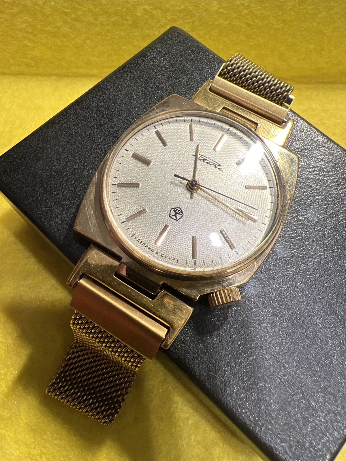 Vintage Watch USSR RAKETA “CANISTER” Mechanical 2609.HA key for 5 o’clock Gold