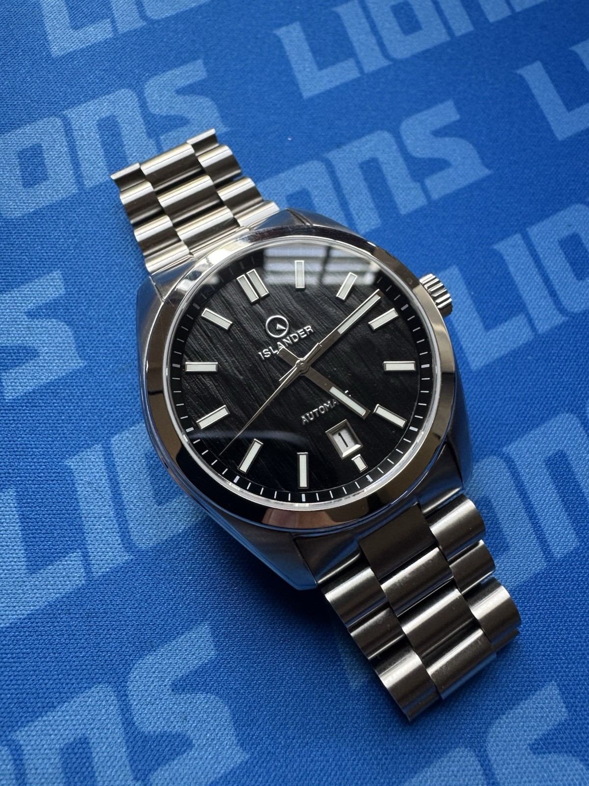 Islander Upper Brookville ISL -289 Black Birch Dial
