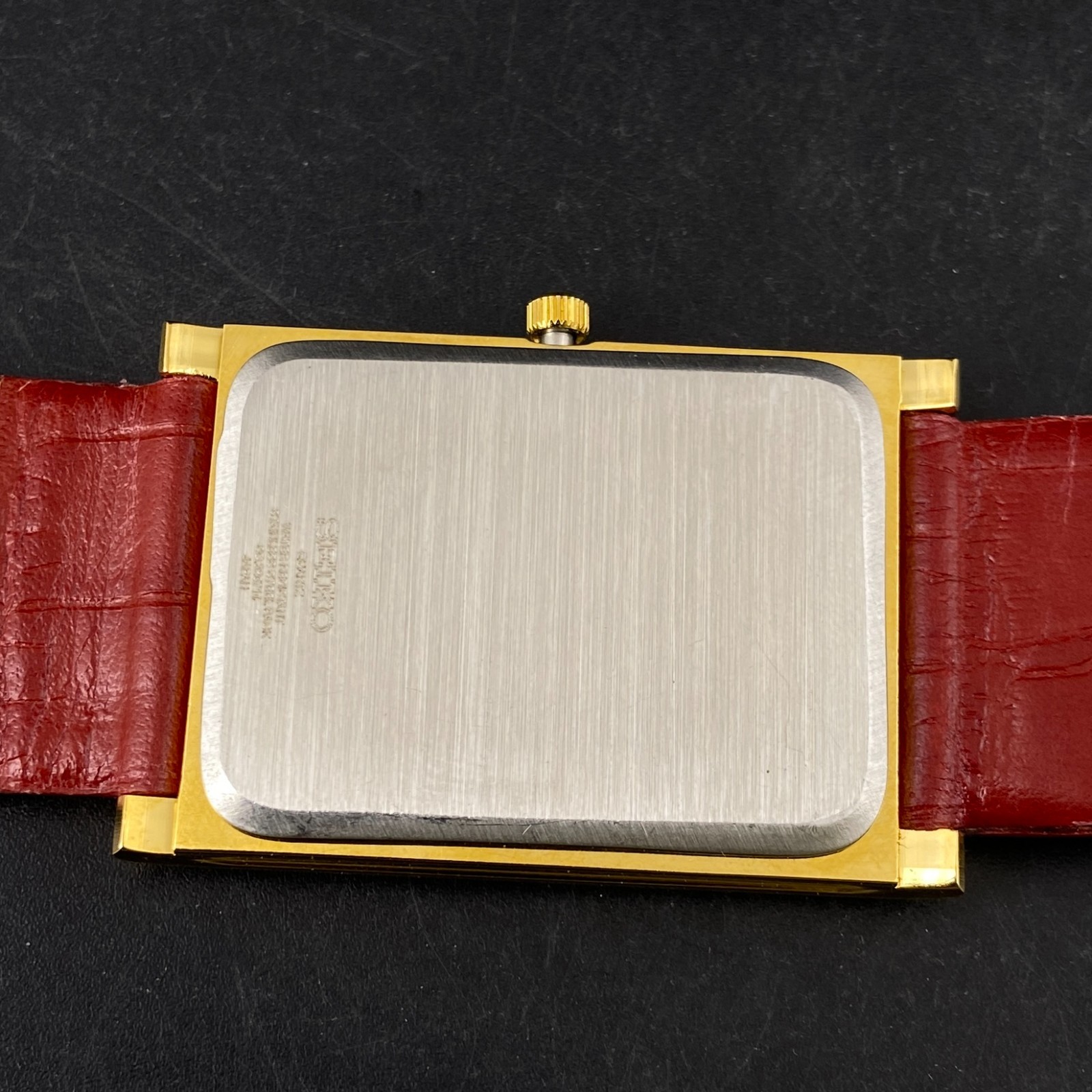 Vintage Seiko Slim Quartz Gold Face Rectangle Japanese 26MM Case Mens Watch S08