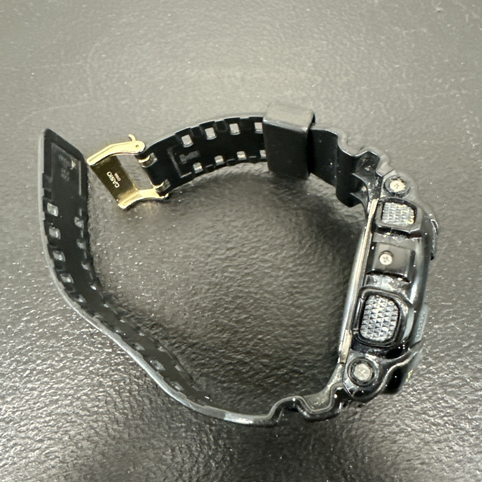 Preowned Casio Black Gold G-shock GD-100GB-1 55×51.2×17.4mm 72g