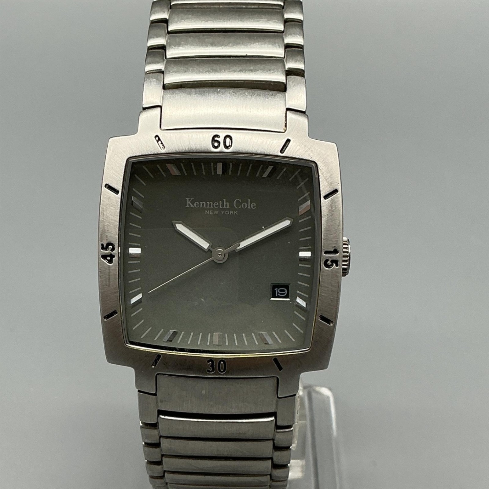 Kenneth Cole KC3381 Mens Watch 32mm Square Gray Stainless Date New Battery 8″
