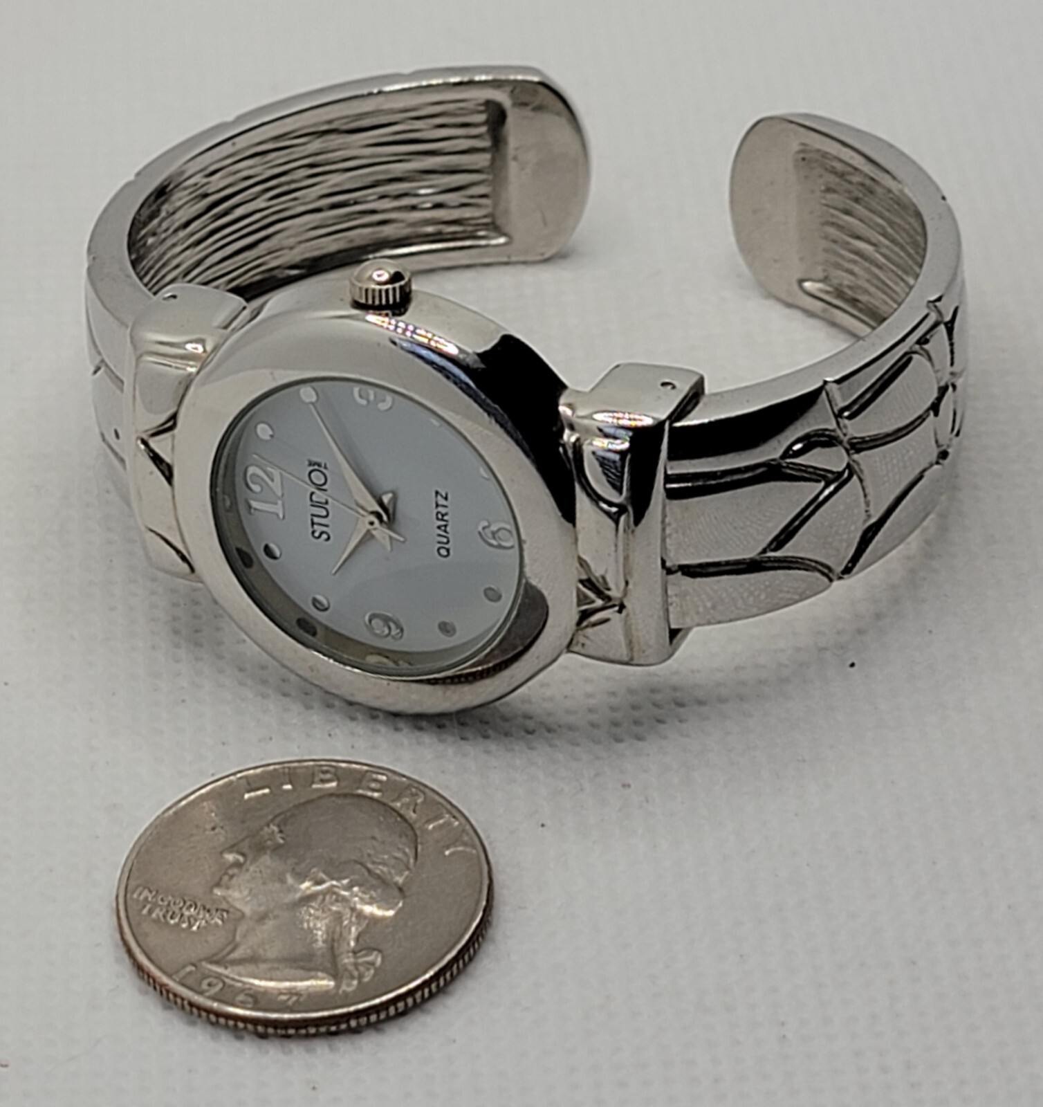 Ladies Studio Time Stylish Round Silver Tone White Dial Cuff Bracelet Watch K5