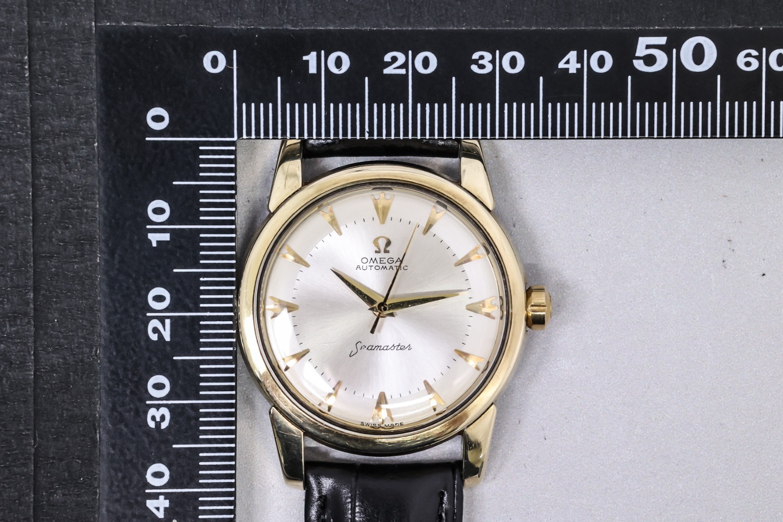 Vintage 1956 *NEAR MINT* OMEGA Seamaster Cal.501 Automatic Gold Arrow 34mm Men’s