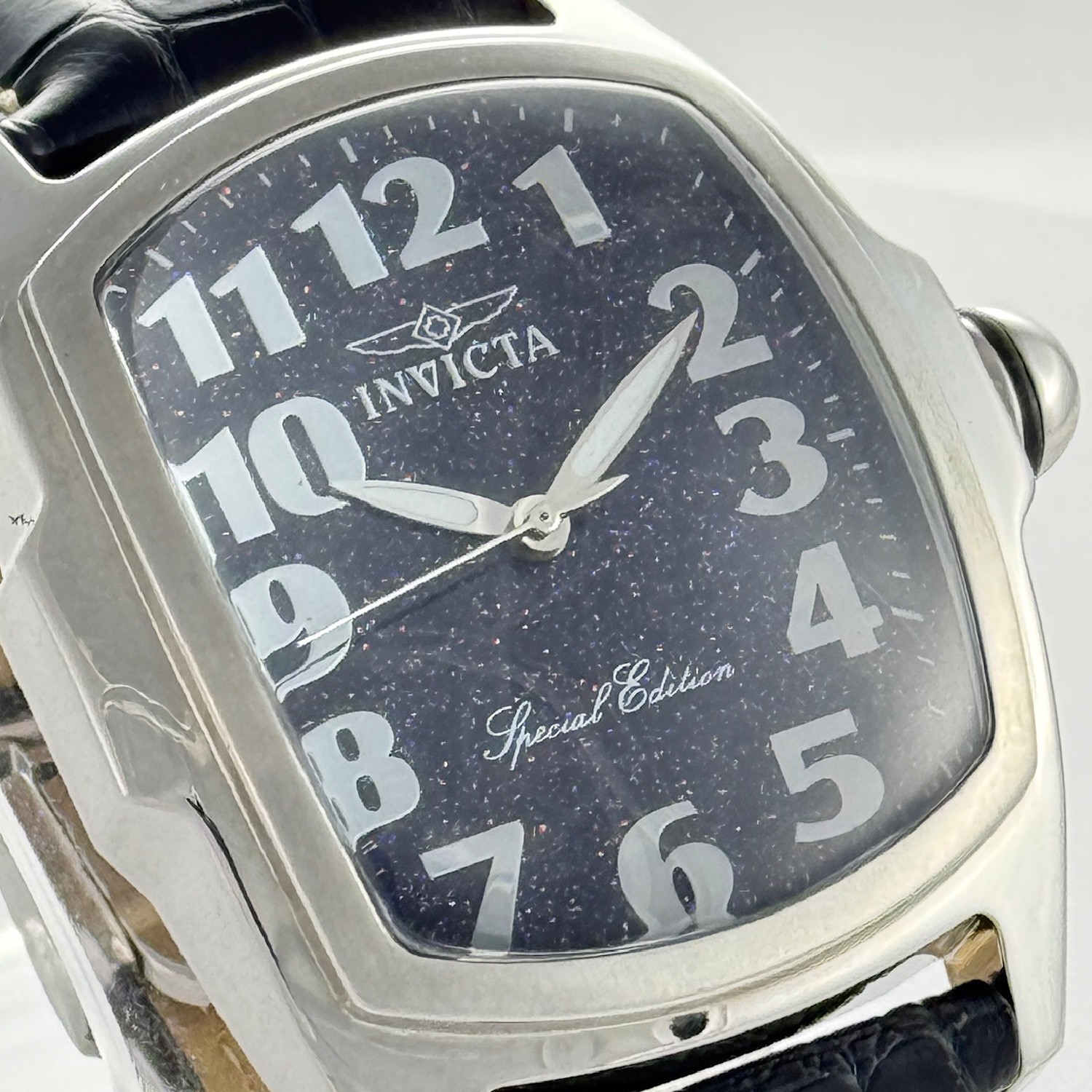 Invicta Lupah Men’s watch Model 0686 Sparkly Blue Dial Black Alligator Band
