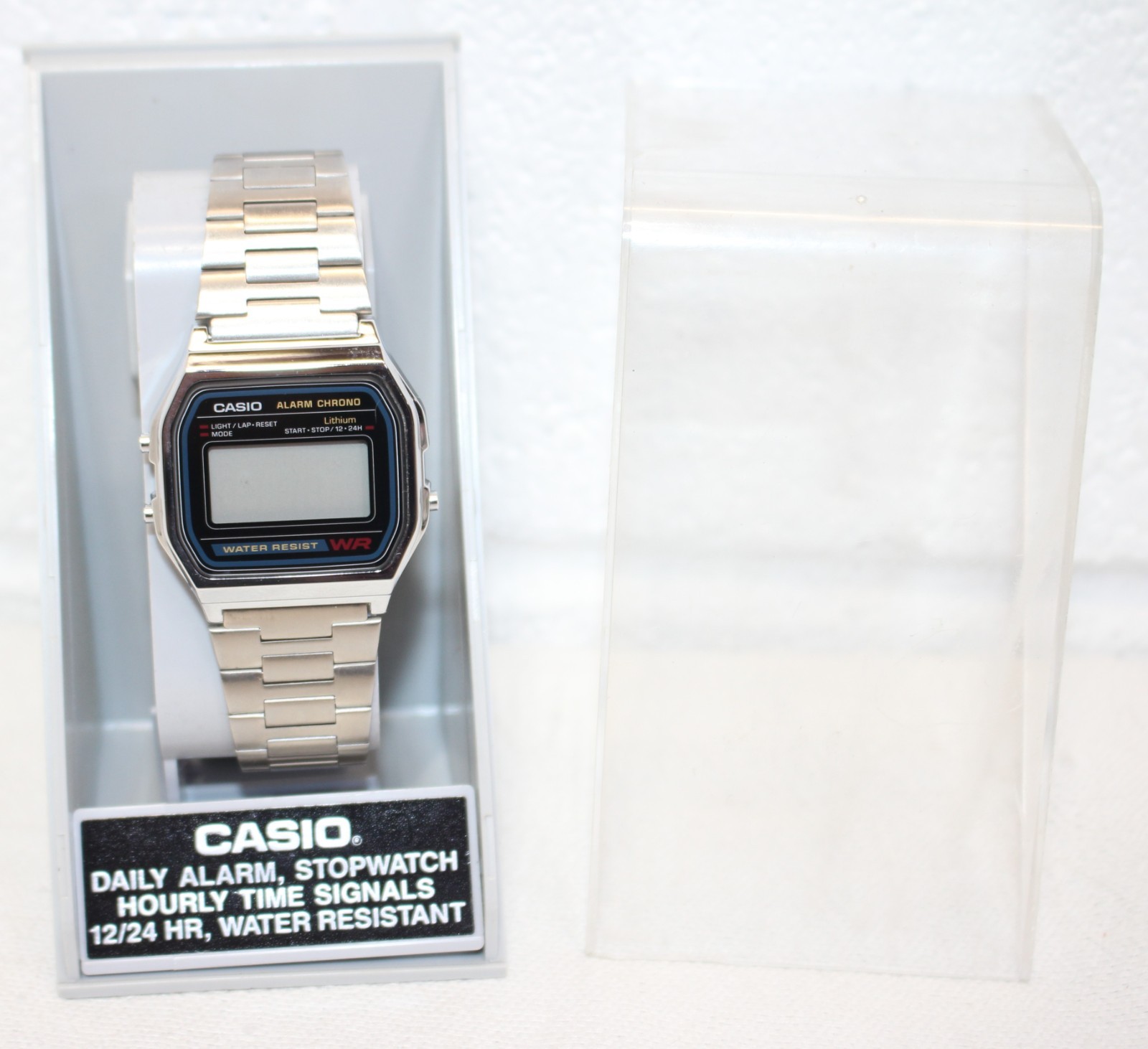 Vintage? Casio Classic A158WA-1 Wrist Watch Metal Oyster Band, Near mint!