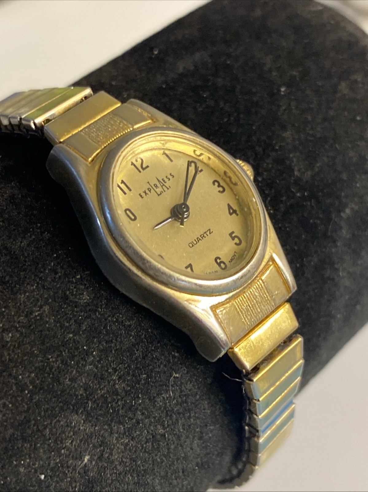 LA Express Wristwatch Gold Tone Expansion Band New Battery