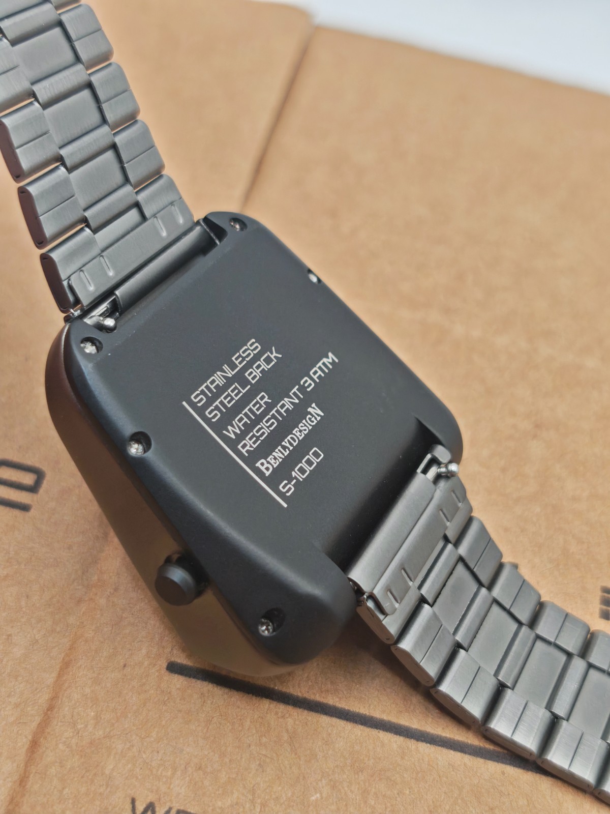 BenlyDesign “Stargazer” S1000GY – Retro-Futuristic OLED Digital Watch