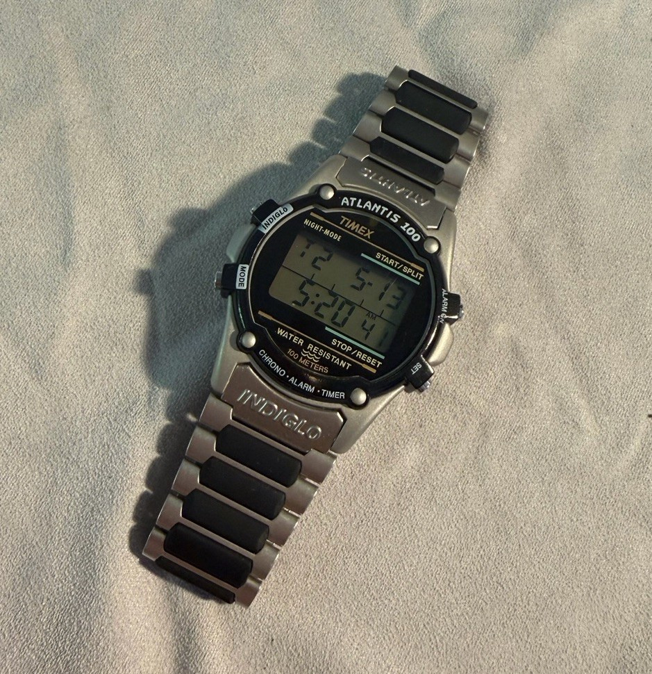 TIMEX Indiglo Atlantis 100Watch TW2U31100 w/ Silver Band 100m