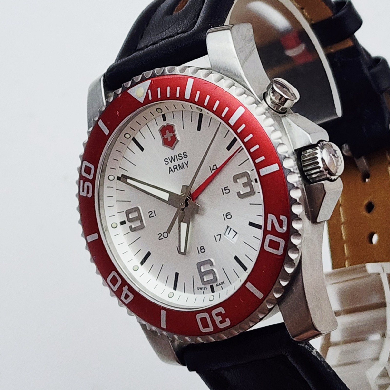 Men’s SWISS ALARM Watch VICTORINOX SWISS ARMY “Maverick II” 24141