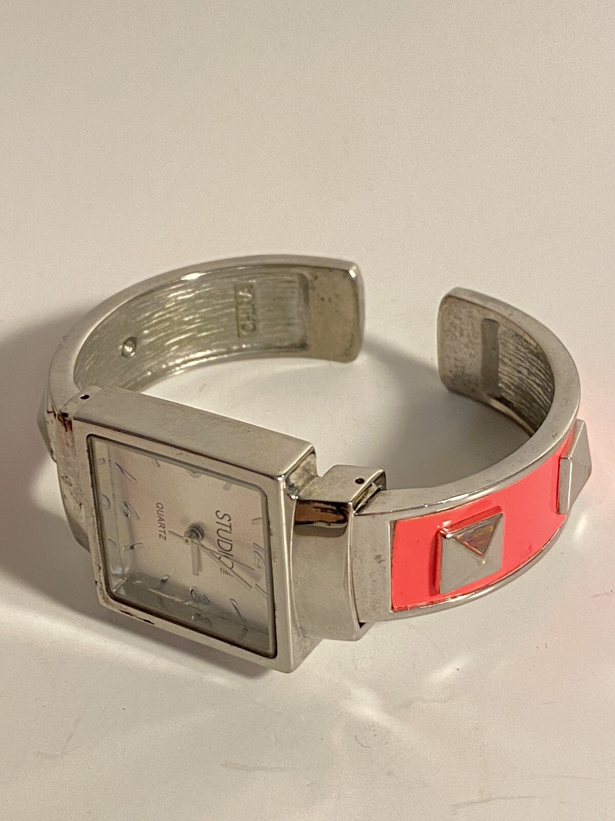 Studio Time, hot pink Silver Tone stud Cuff Band needs batt STD3212T original