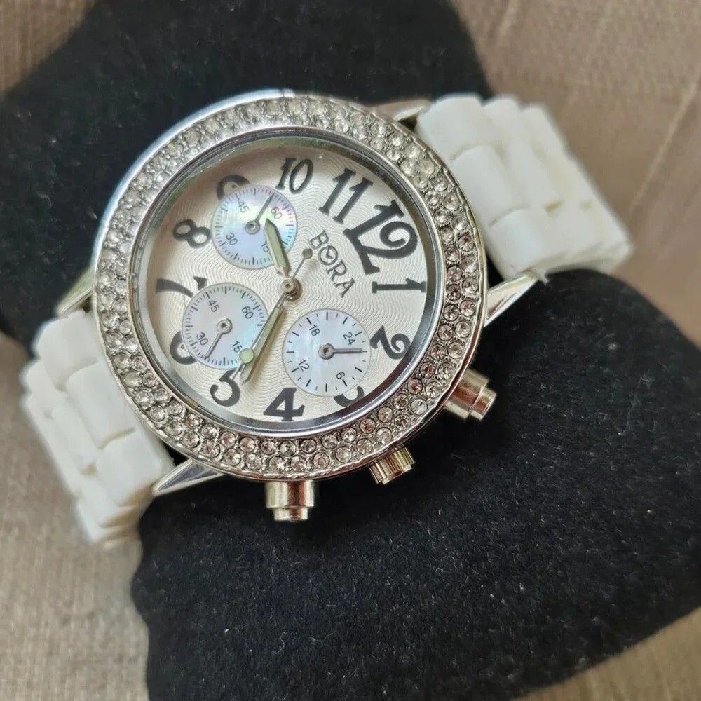 Bora Wristwatch Crytals Accent Bezel Fashion Analog Quartz Women Wrist Watch