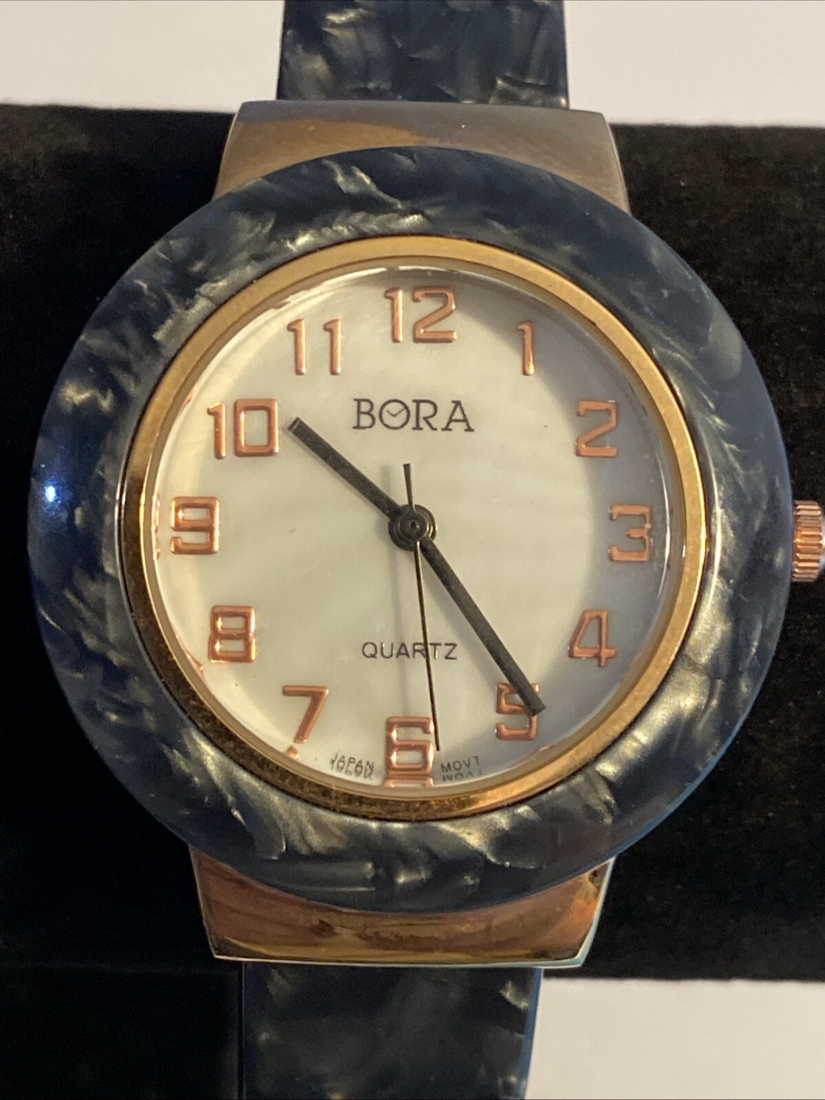 Ladies Bora Fashion Casual Round Black Marble Band and Bezel New Battery
