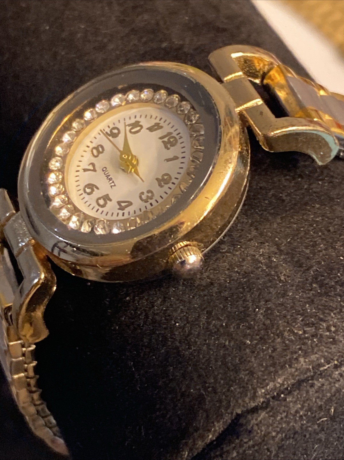 Unbranded Quartz Watch with Diamond Like Bezel Flex Band New Battery