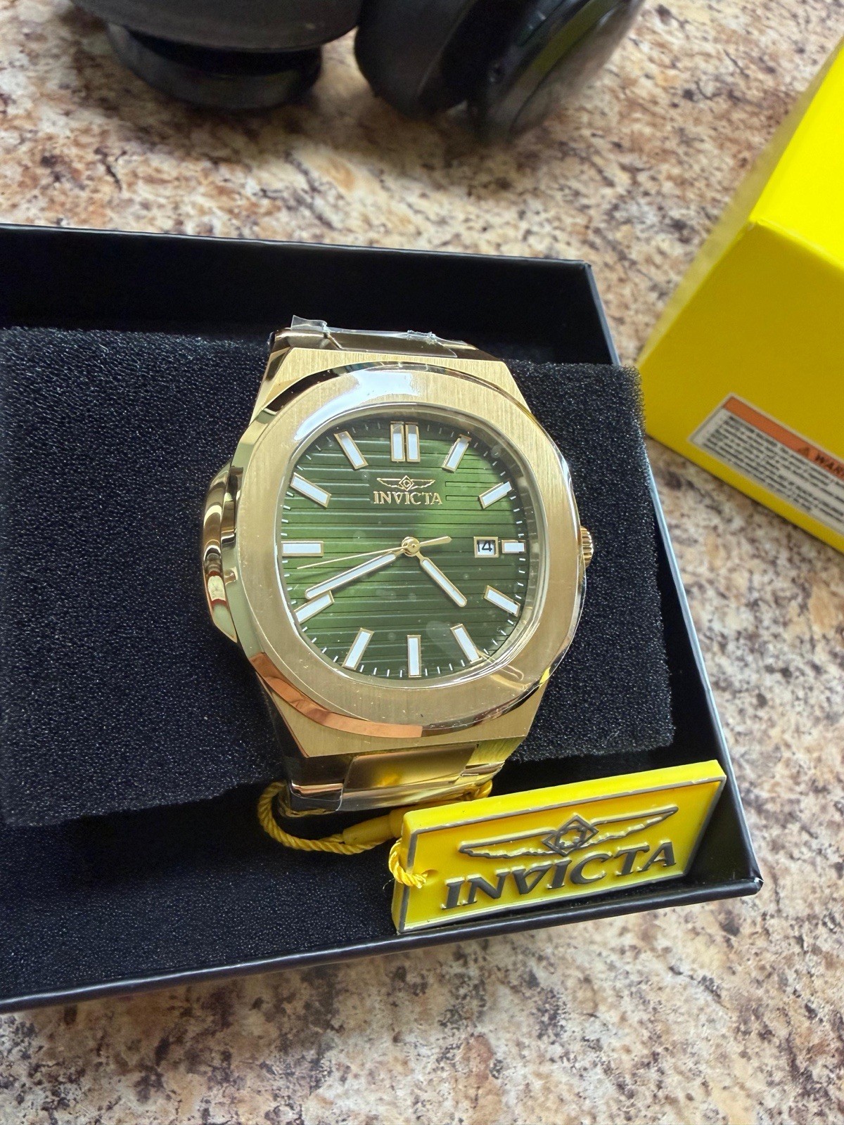 Invicta Men’s Quartz Analog Watch Gold Tone Green Dial Date Bracelet