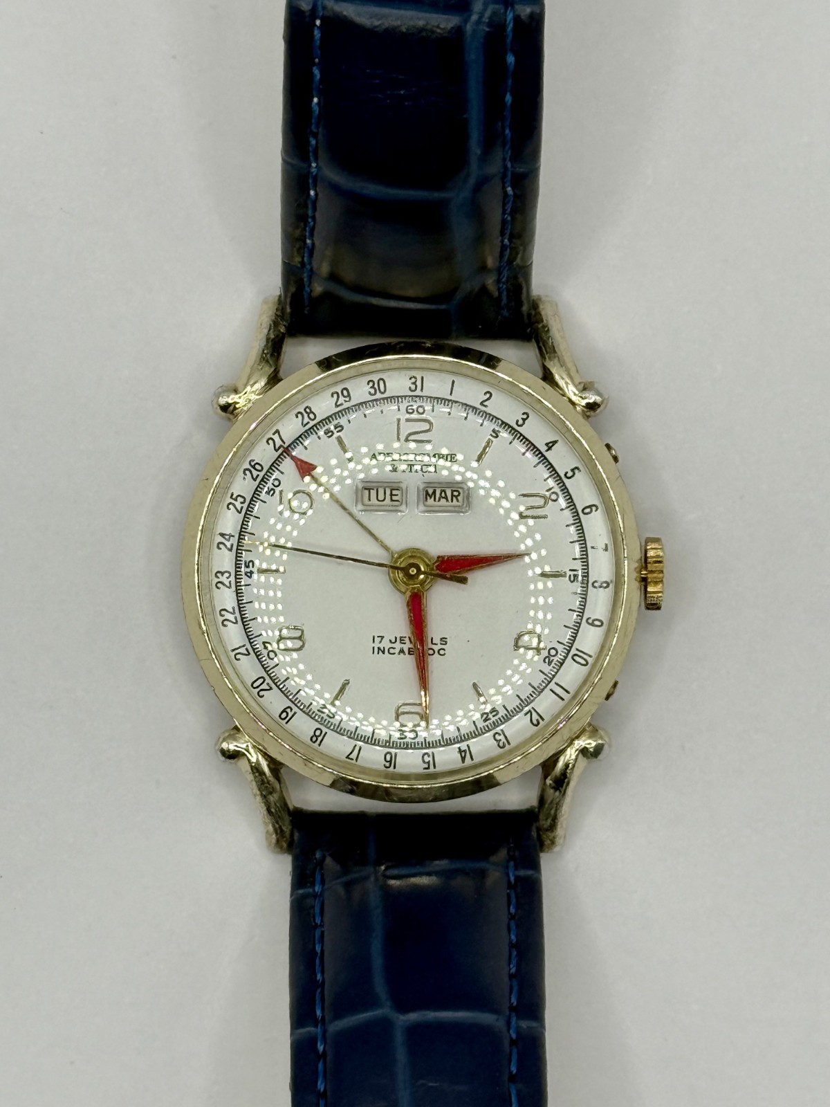 Vintage 1940’s ABERCROMBIE & FITCH Swiss Triple Date Wristwatch