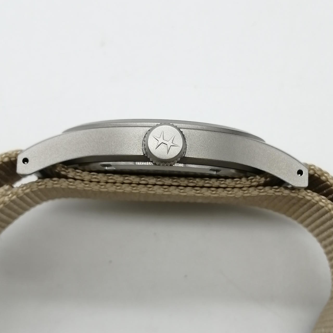 Hamilton H694390 Automatic Wristwatch